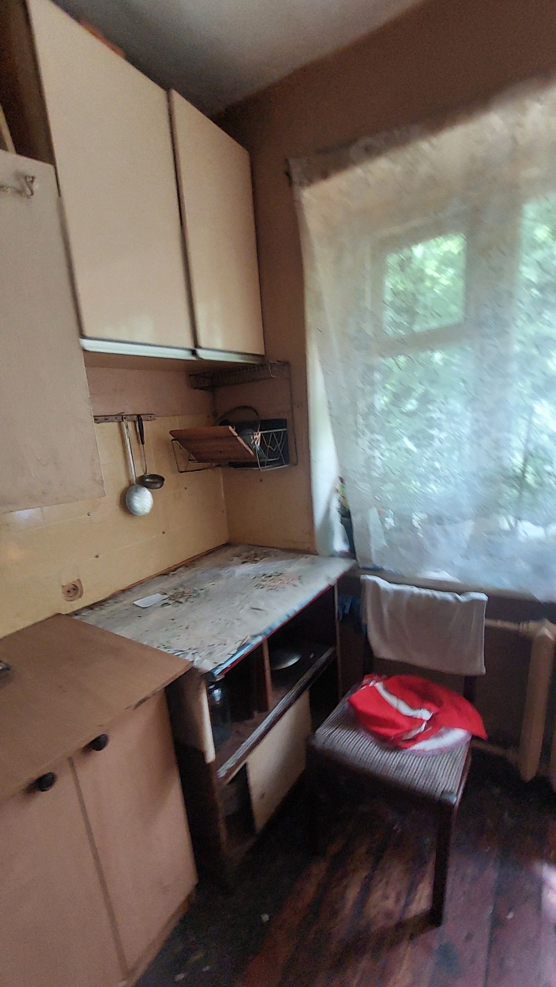 Продам кімнатну в центре міста Черноморска