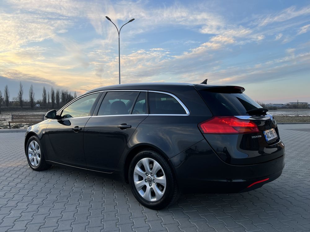 Opel Insignia Sports Tourer 2.0D МТ (160 к.с.) • Cosmo