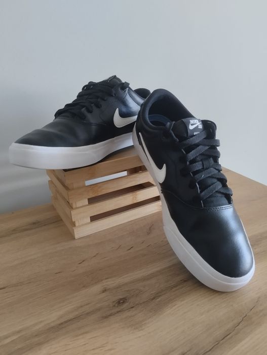 Nike SB Charge Premium Preto/ Branco EU 42