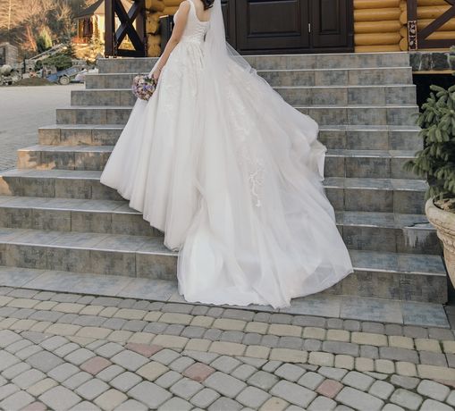 Красива Весільна сукня
