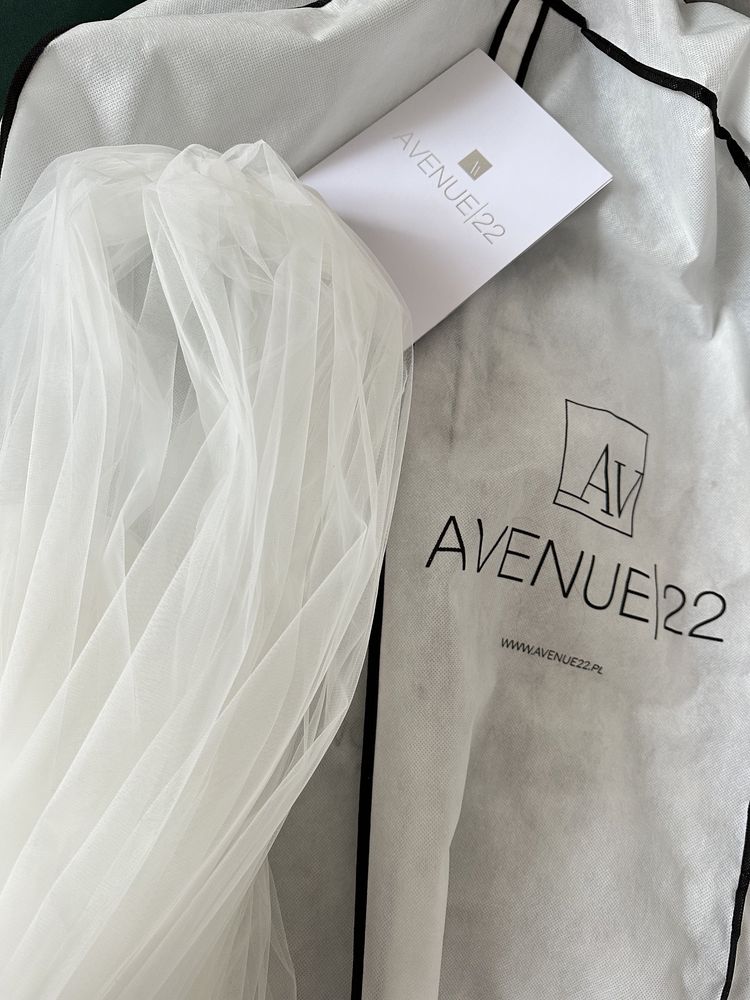 Suknia ślubna Maverie Avenue 22 ecru kwiaty 3D idealna
