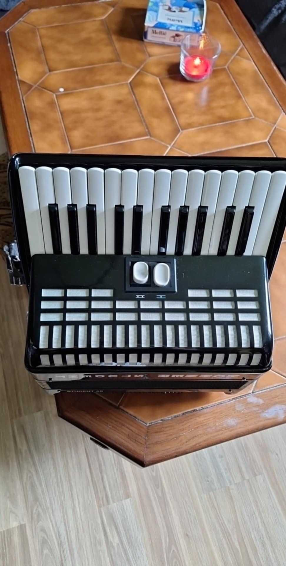 Akordeon Hohner Student 48