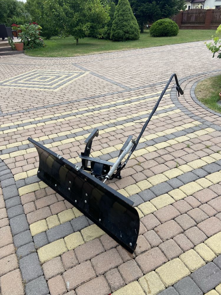 Pług do śniegu do traktorka kosiarki McCulloch Husqvarna