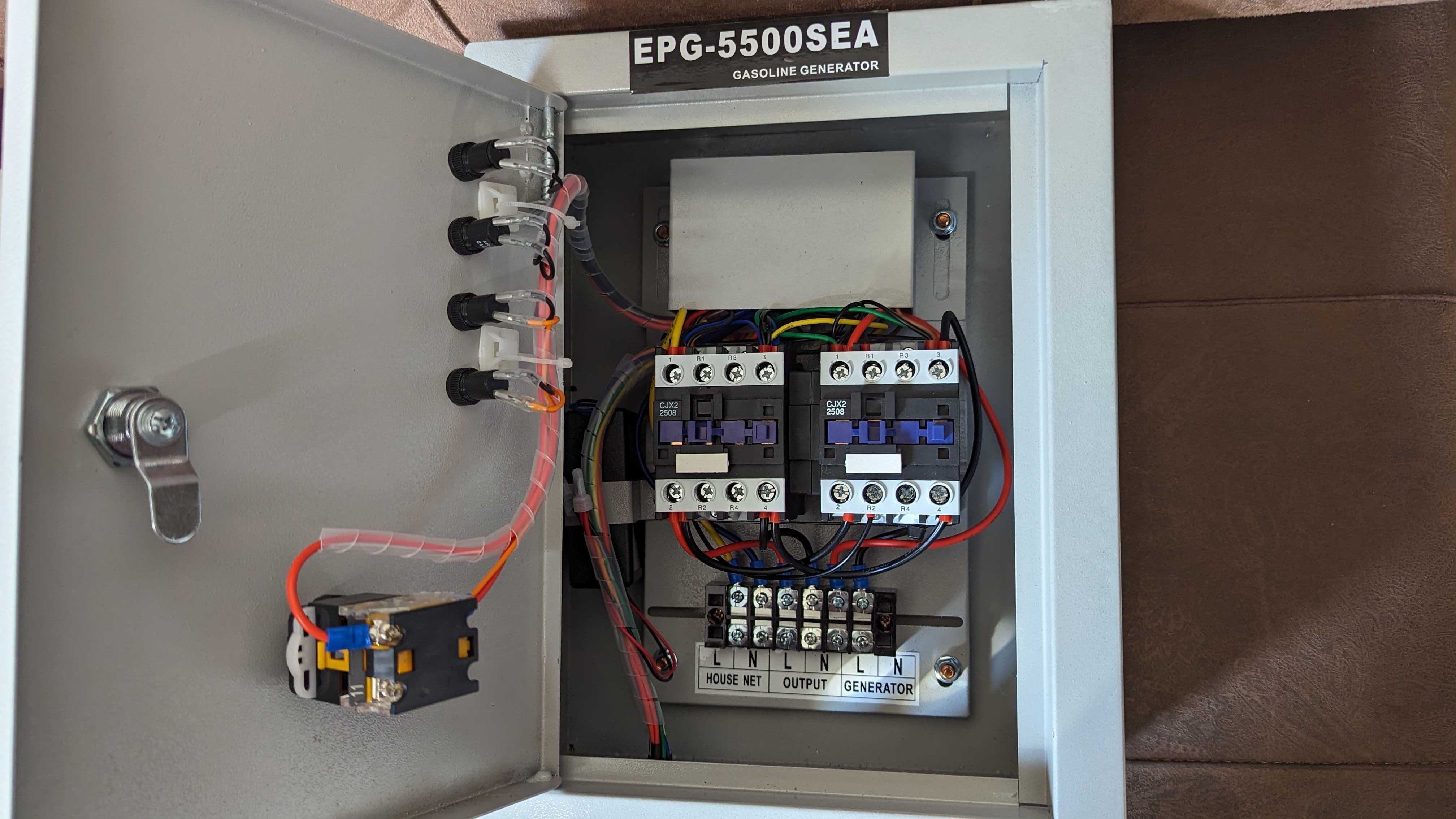 Автоматичне введення резерву (АВР) для EPG-5500SEA EnerSol EATS-5500S