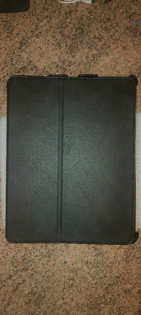 Etui na tablet 28 x 21 cm