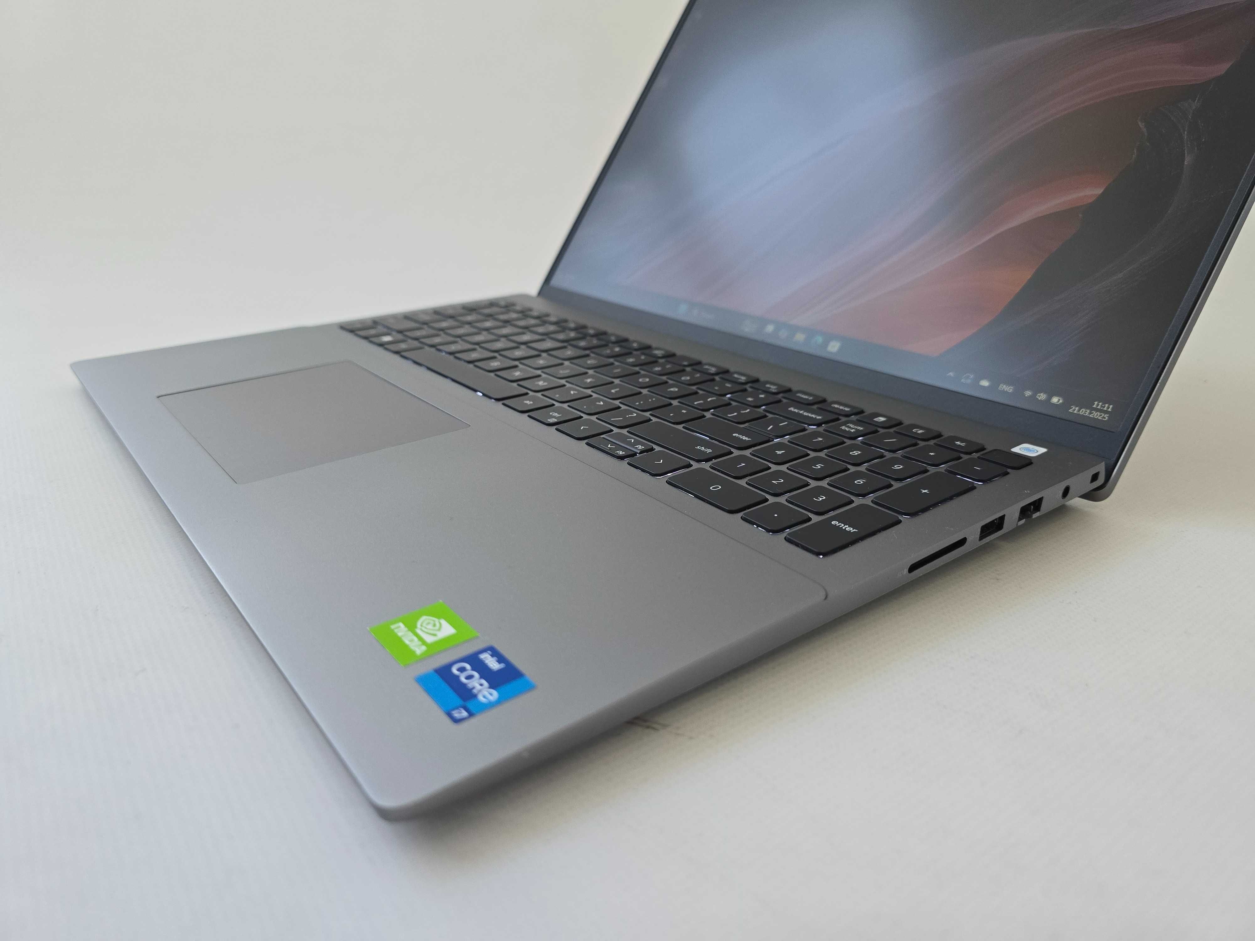 Dell Vostro 16 5620 (2022) I7 1260P/Nvidia MX570 A/RAM 16GB/SSD 1TB