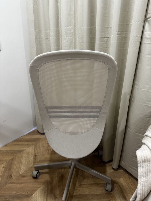 Cadeira com rodas IKEA