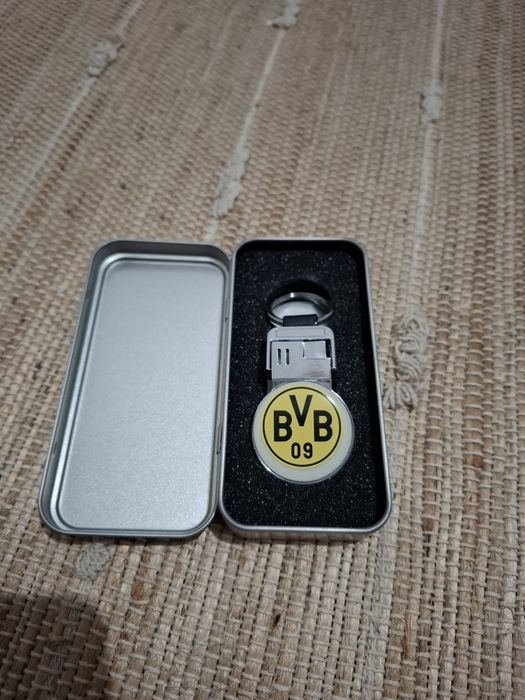 Nowa zapalniczka / brelok  z możliwością nabicia BVB 09