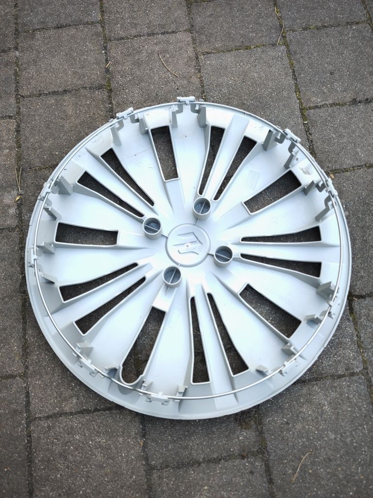 Kołpaki oryginał Suzuki 15" Swift stan bdb