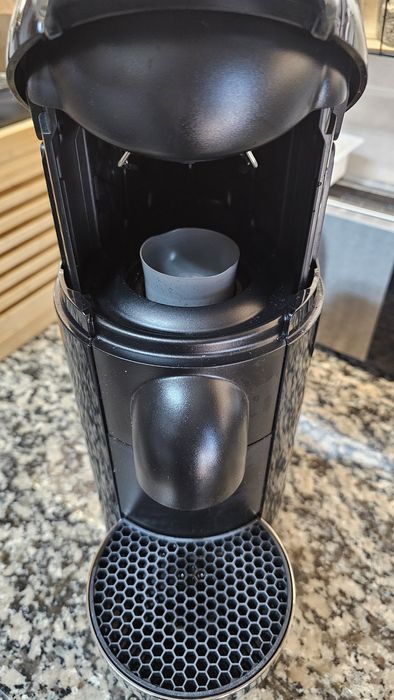 Maquina cafe nespresso automatica vertuo plus deluxe