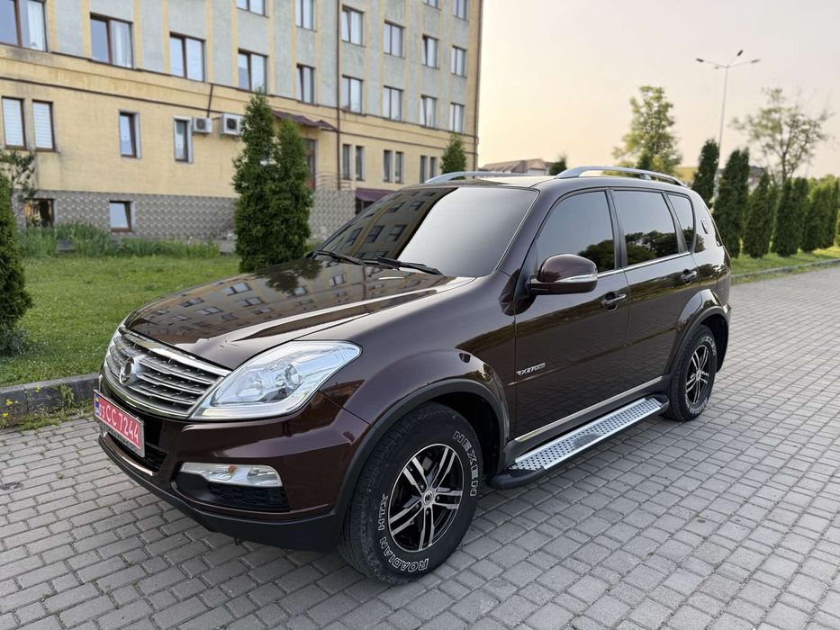 SsangYong Rexton w  Сангйонг рекстон джип