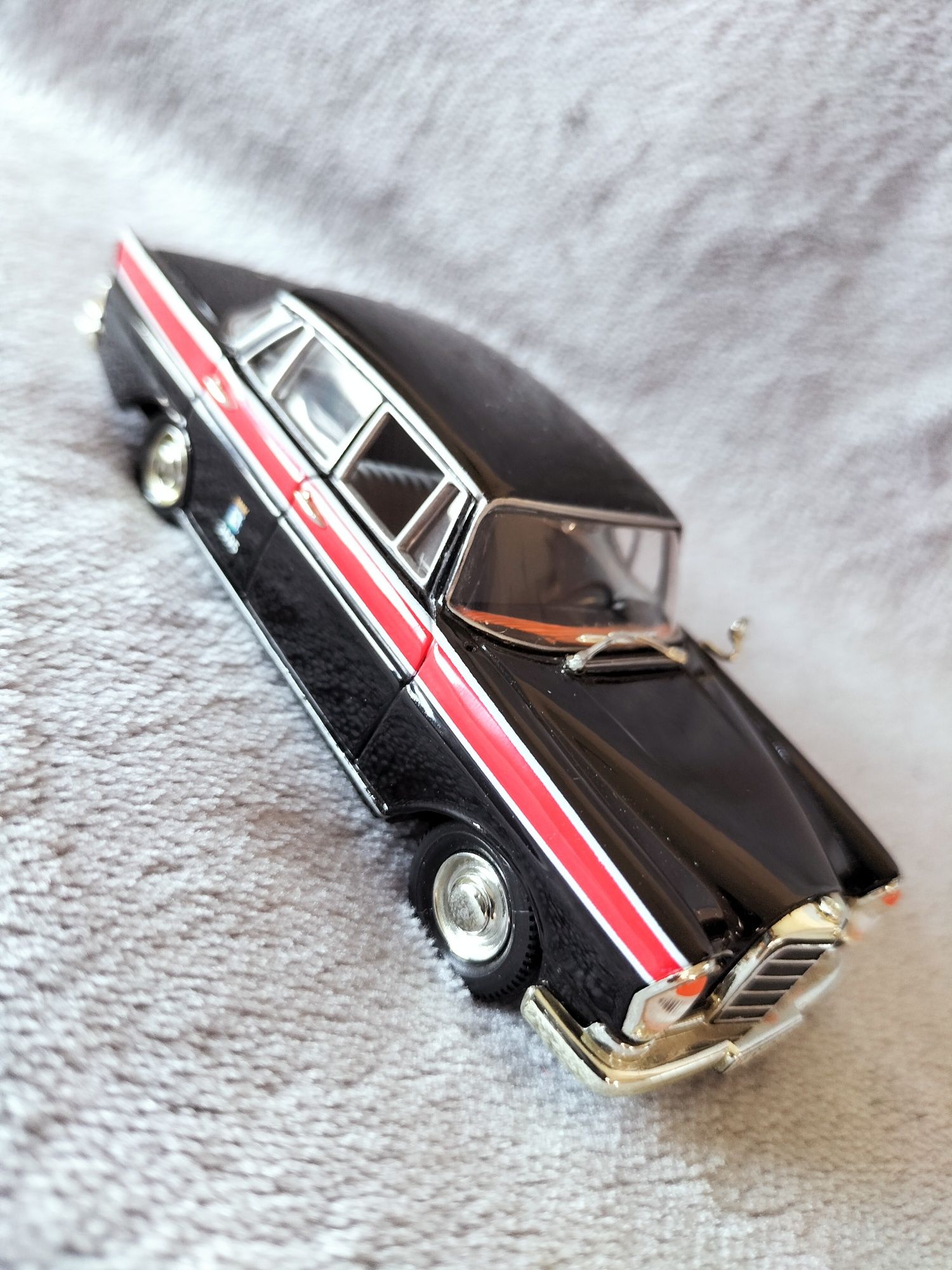 Mercedes W111 220SE Taxi Madryt 1959 1:43 Vitesse limitowany