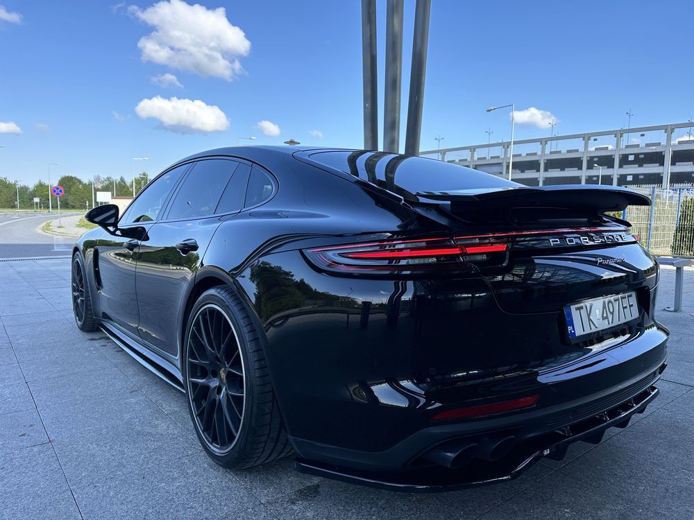 Wynajem Wypożyczalnia Samochodów Porsche Panamera LEXUS ES300H