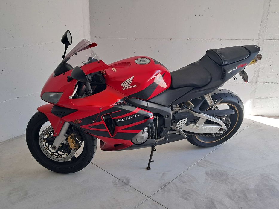 CBR600RR  Vermelha e preta 2004