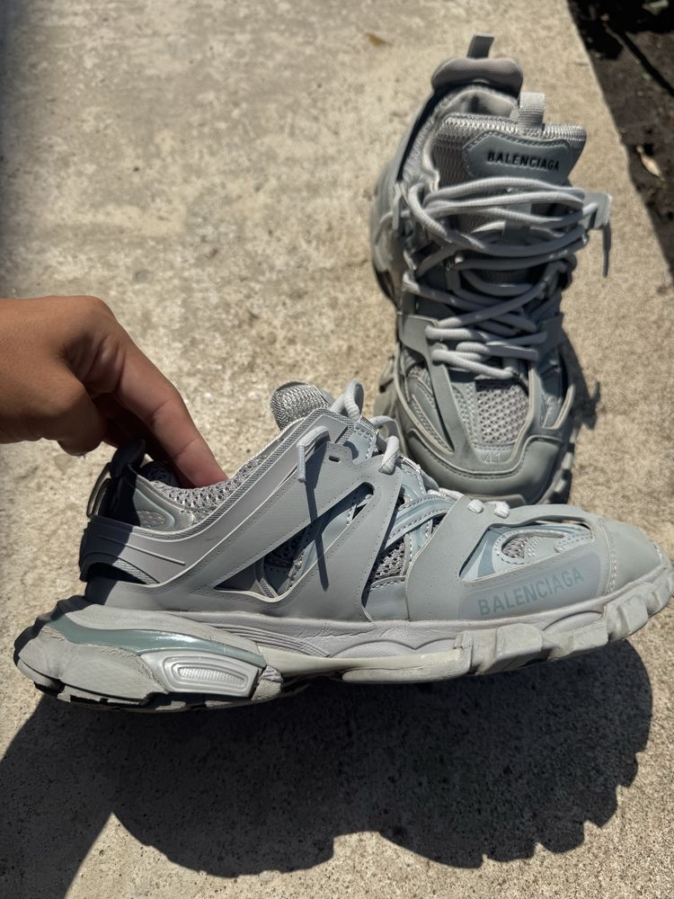 balenciaga track 1