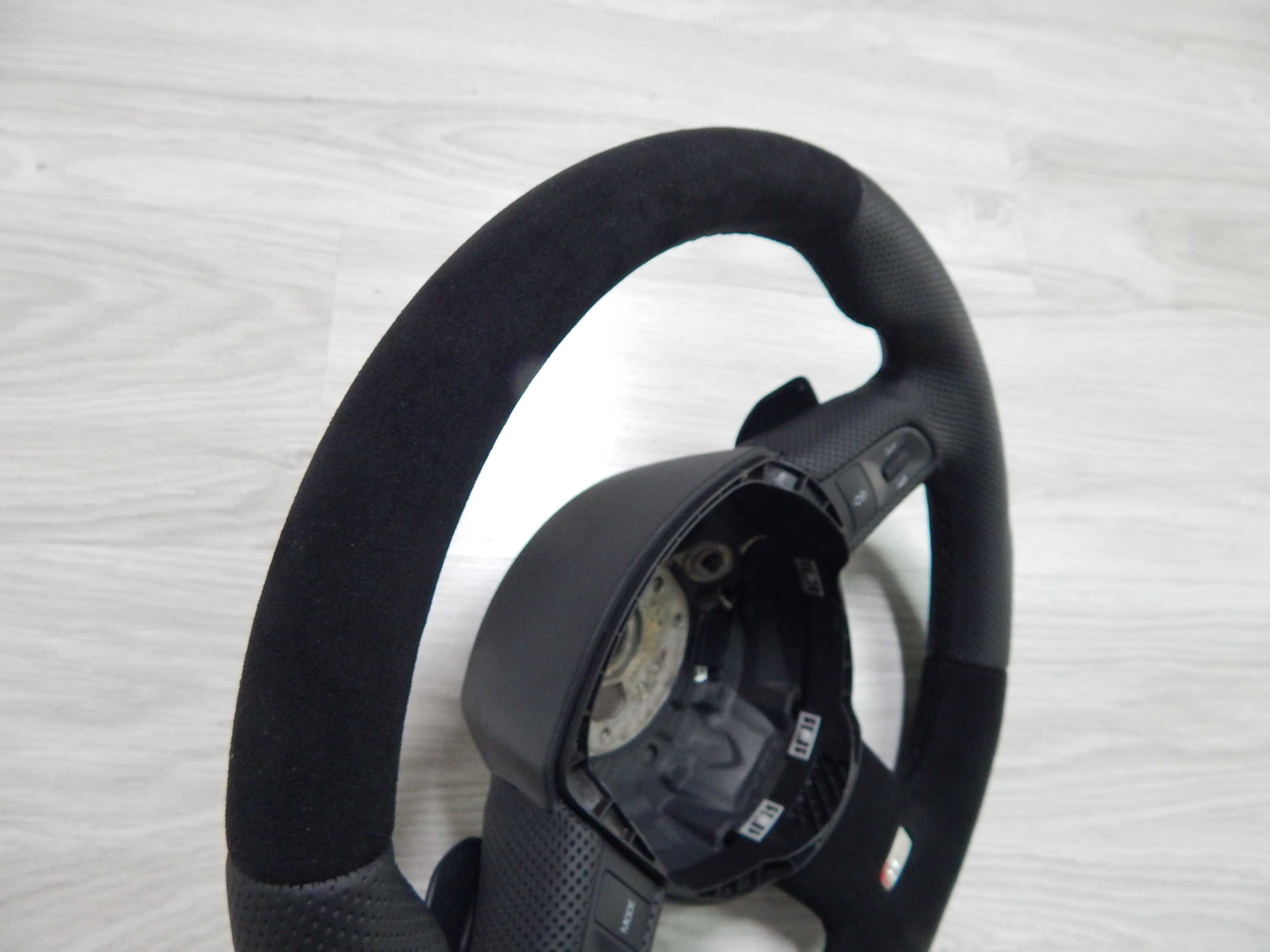 Audi A4 B7 B8 A6 C6 Q7 - kierownica sport łopatki alcantara S-Line 4F0
