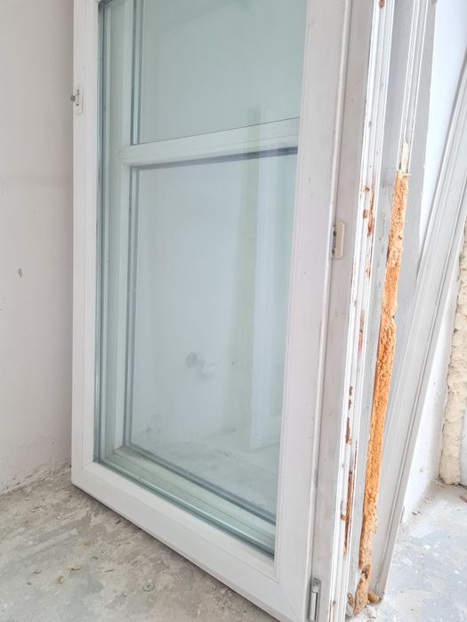 Okno balkonowe lewe 229x87 i prawe 82x222