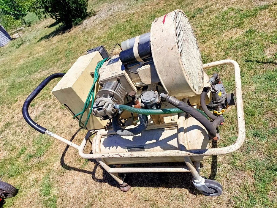 Kompresor dwutłokowy