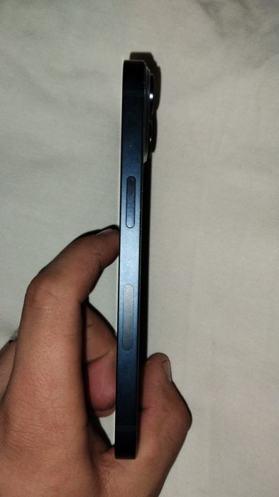 Айфон 14 256 гб завис на проводі