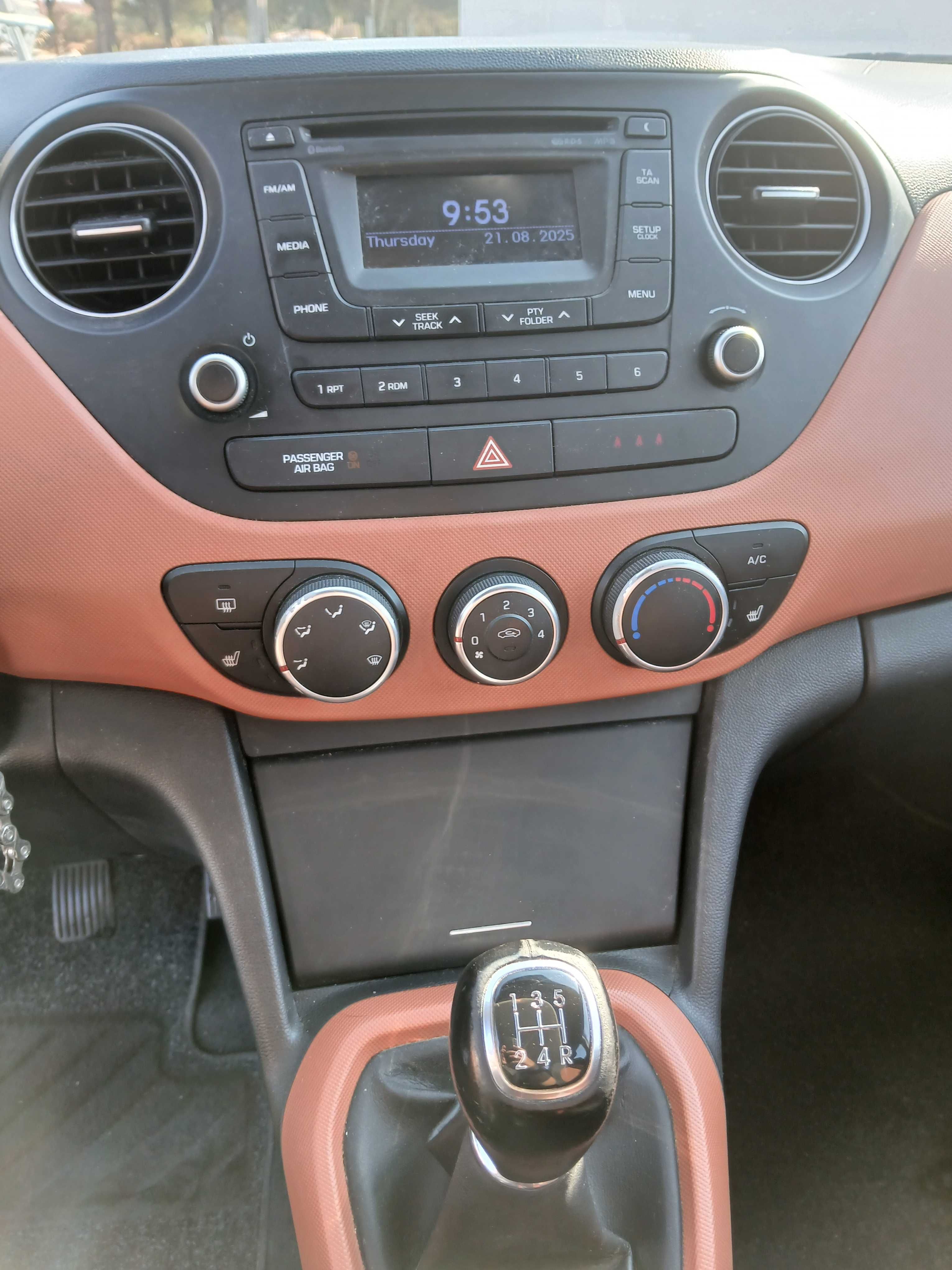 Hyundai i10 1.0 Gasolina 2014 - Bluetooth, Bancos Aquecidos,
