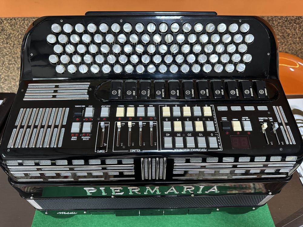 Acordeao Piermaria cromatico 120 baixos midi