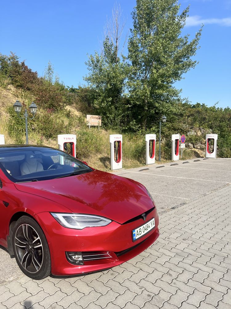 Tesla Model S 2020