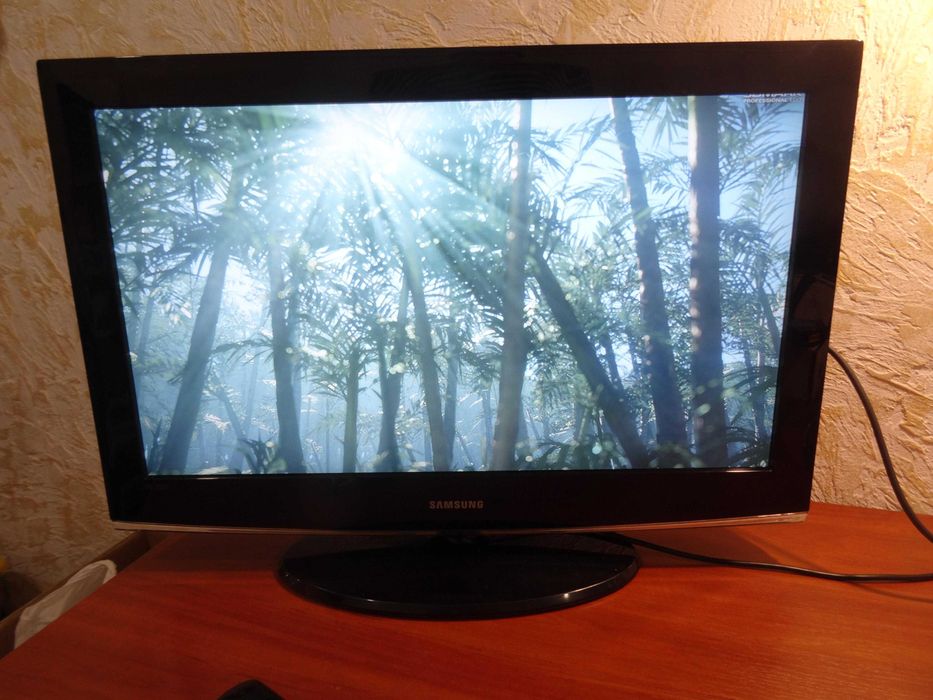РК 32" Samsung LE32A451C1. HDReady (1366х768) + HDMI - 90$