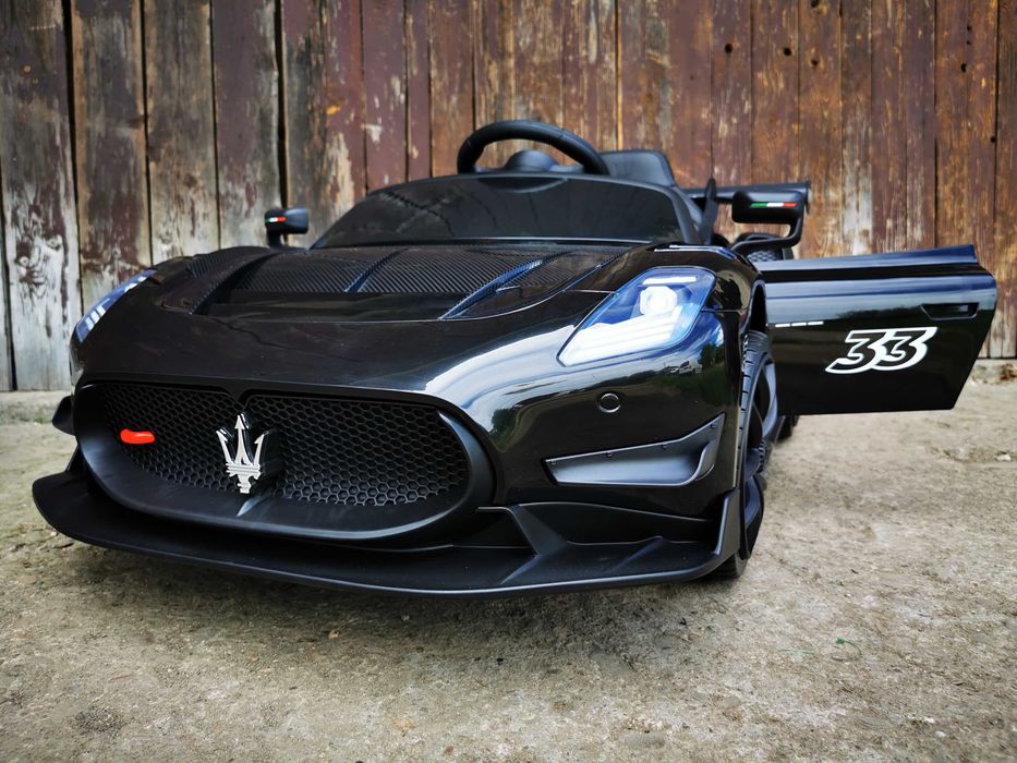 Samochód MASERATI GT 4x4 Auto AKUMULATOR Motor Elektryczny RC 2 DZIECI