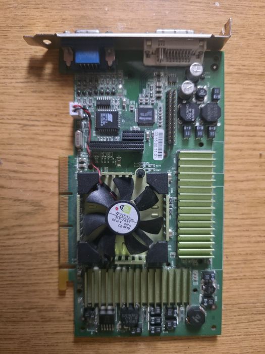 Nvidia Quadro2 Pro 64MB AGP (o wiele lepsze niż Nvidia GeForce2 Ultra)