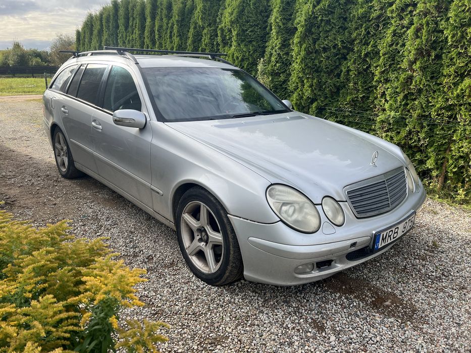 Mercedes Bens Е220