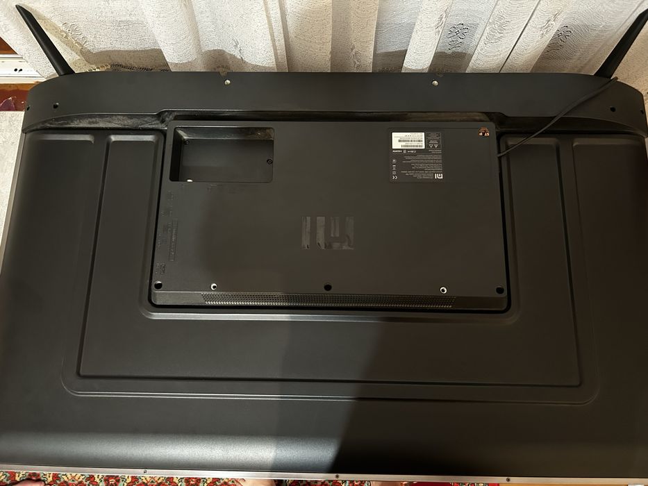 Xiaomi TV L43M5-5A ( на запчастини ) .