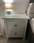 Ikea Hemnes szafka drewniana nocna komoda szuflady lite drewno