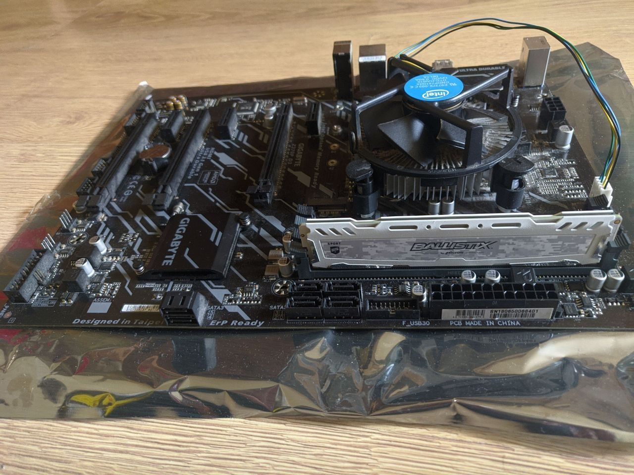 Zestaw procesor i5-8400 + Płyta Gigabyte Z370P D3 + 16GB RAM DDR4