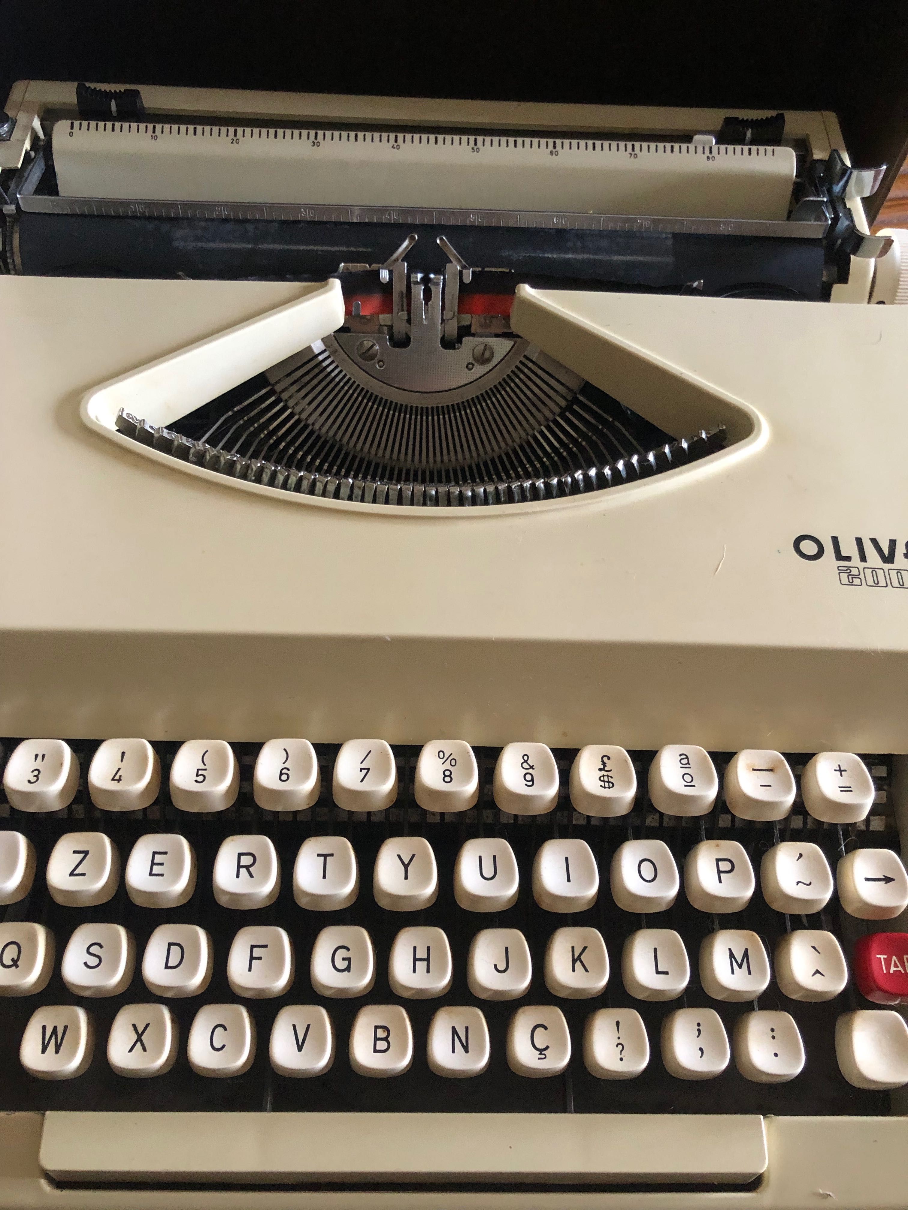 Máquina escrever Oliva 2002