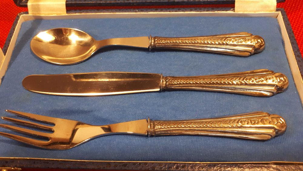 KIT de talheres em caixa