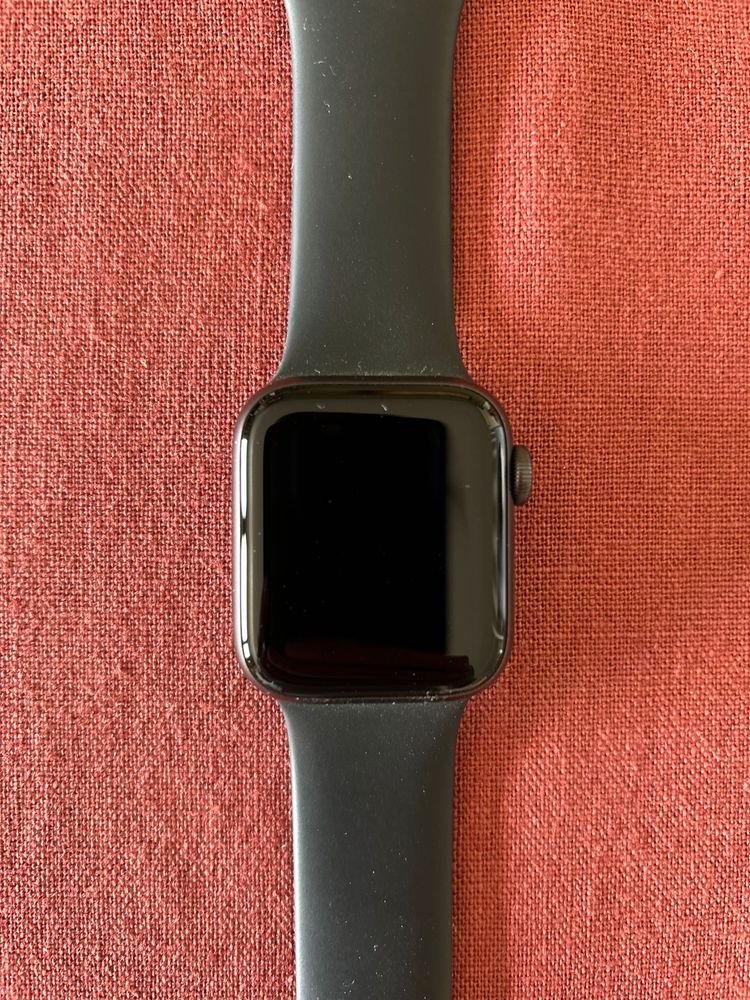 Apple Watch SE semi novo