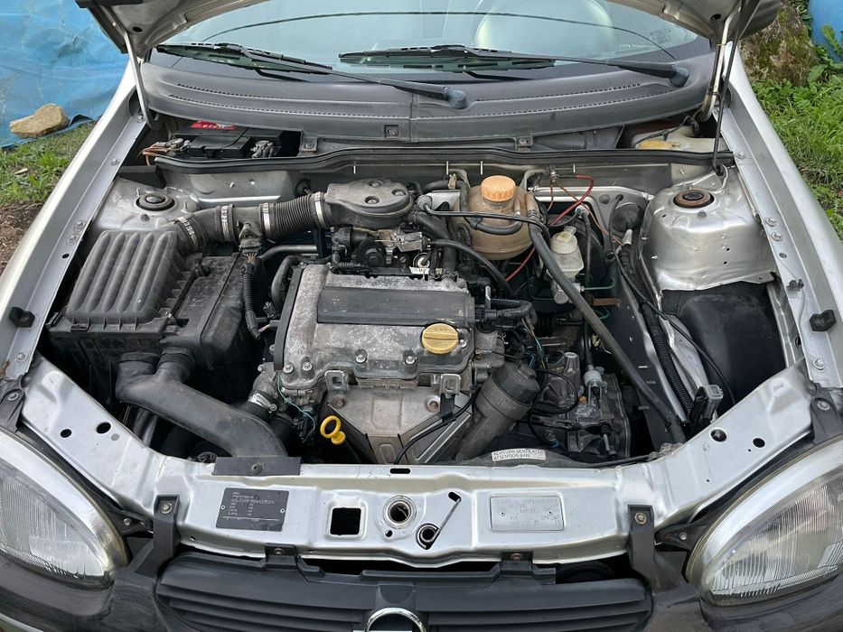 Opel corsa b 1.0