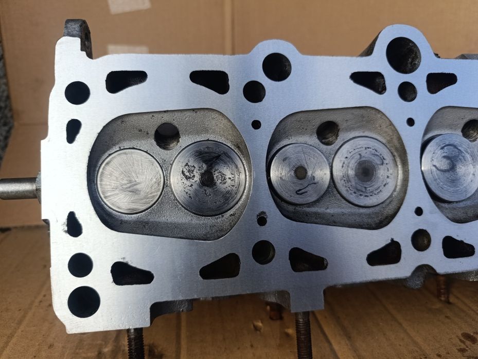 Гбц головка 2.0 8V 048103373A Audi 80 100 Passat b3 B4 Golf Vento