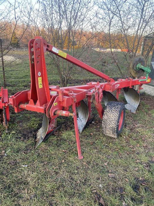 Pług UNIA TUR 4-skibowy