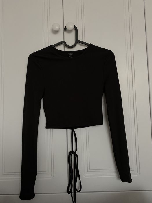 Czarny top na długi rękaw
