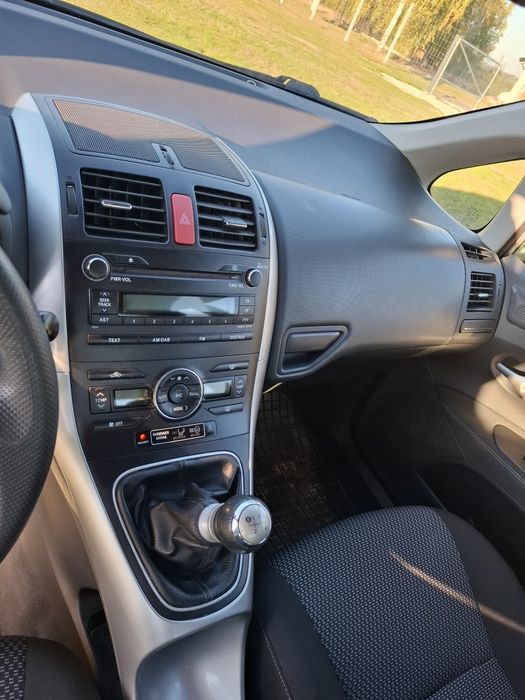 Toyota auris 2010 zadbana jak nowa