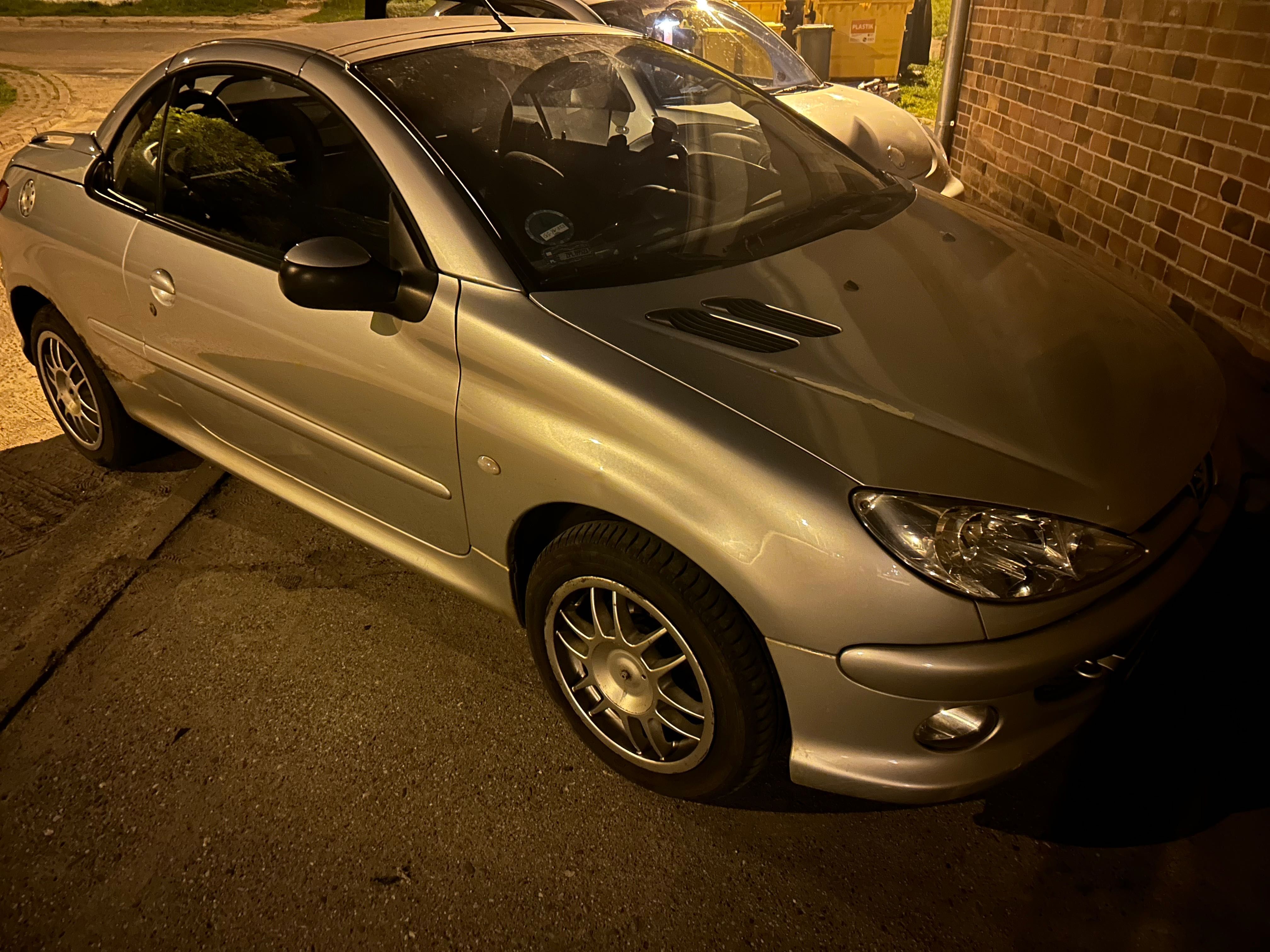 Peugeot 206cc 2004 z działającym dachem