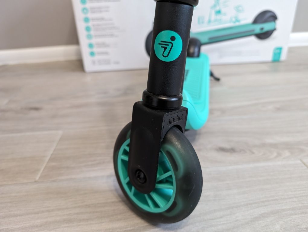 Дитячий електросамокат Ninebot eKickScooter ZING A6 Turquoise