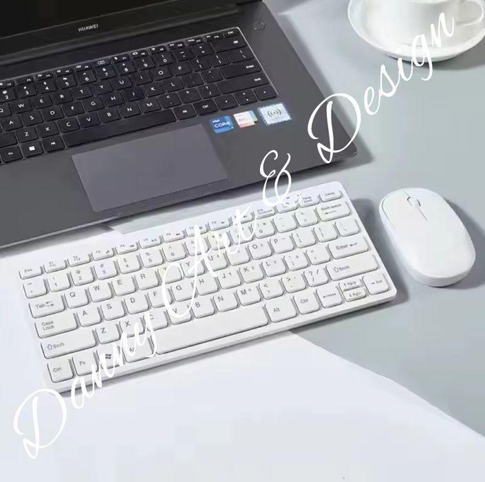 Klawiatura i mysz bezprzewodowa w Najnowszej Technologii