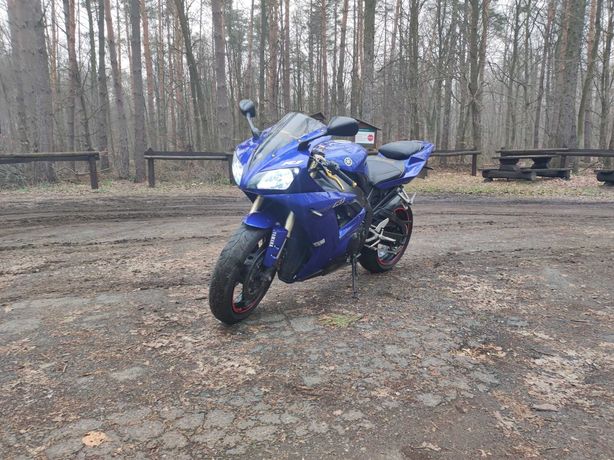 Yamaha R1 rn09 2004r