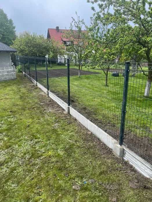 Ogrodzenie panelowe 3D, podmurówka betonowa architektoniczna transport