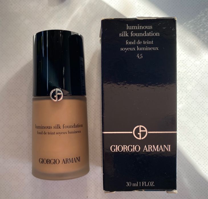 Base LUMINOUS SILK Giorgio Armani