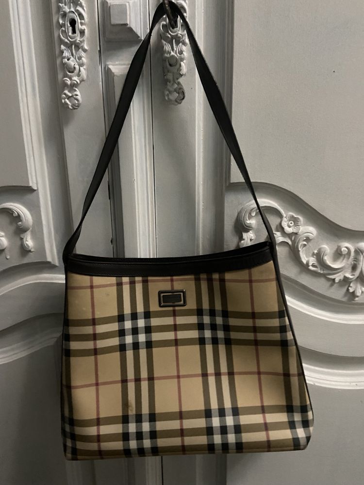 Mala Burberry em óptimo estado