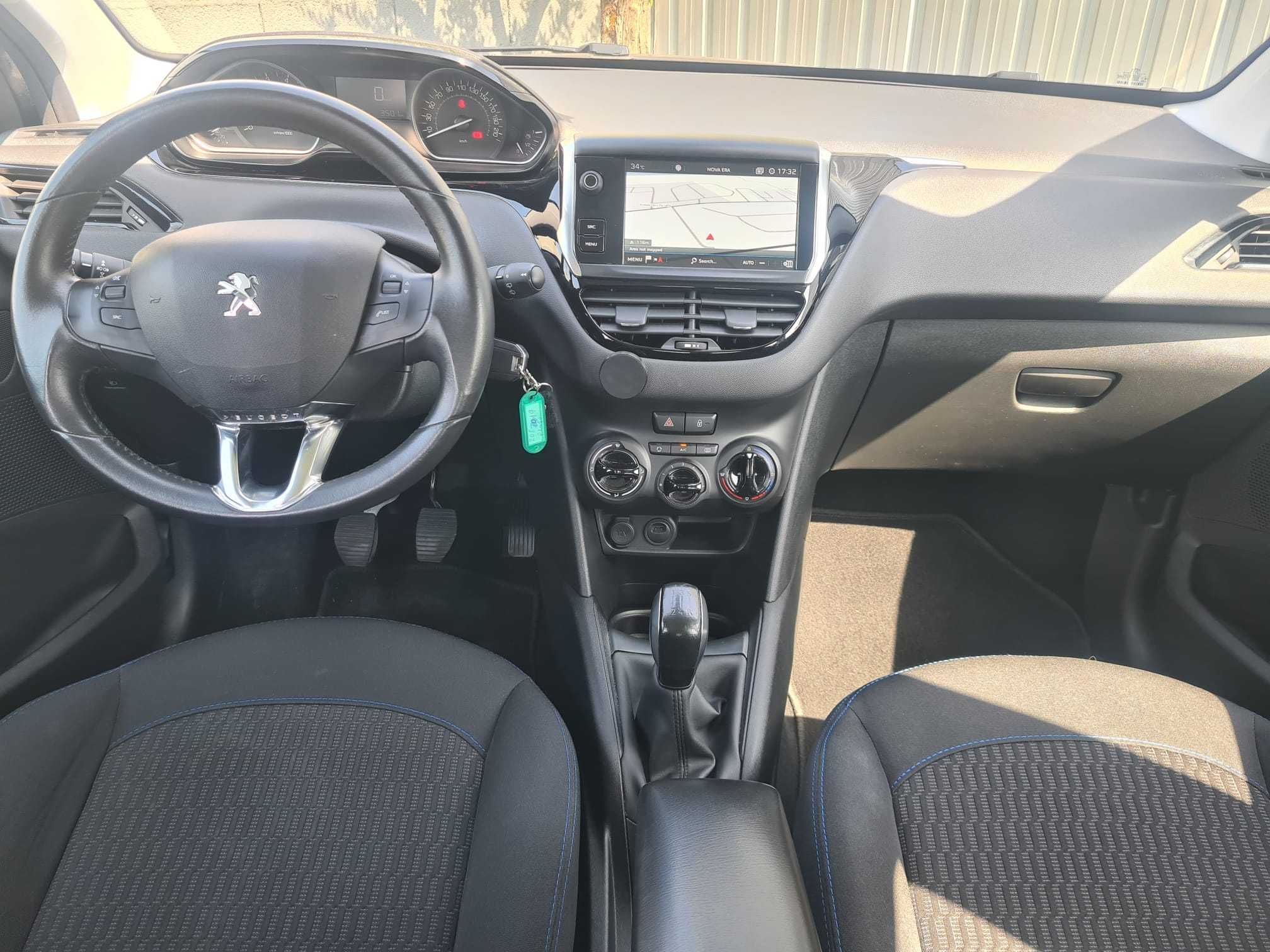 Peugeot 208 1.2 208 1.2 PureTech Signature APENAS 81.000 km