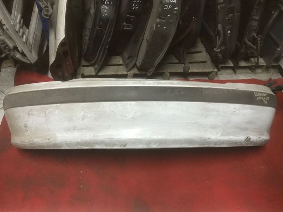 PARA-CHOQUES TRÁS RENAULT MEGANE 1996/2002